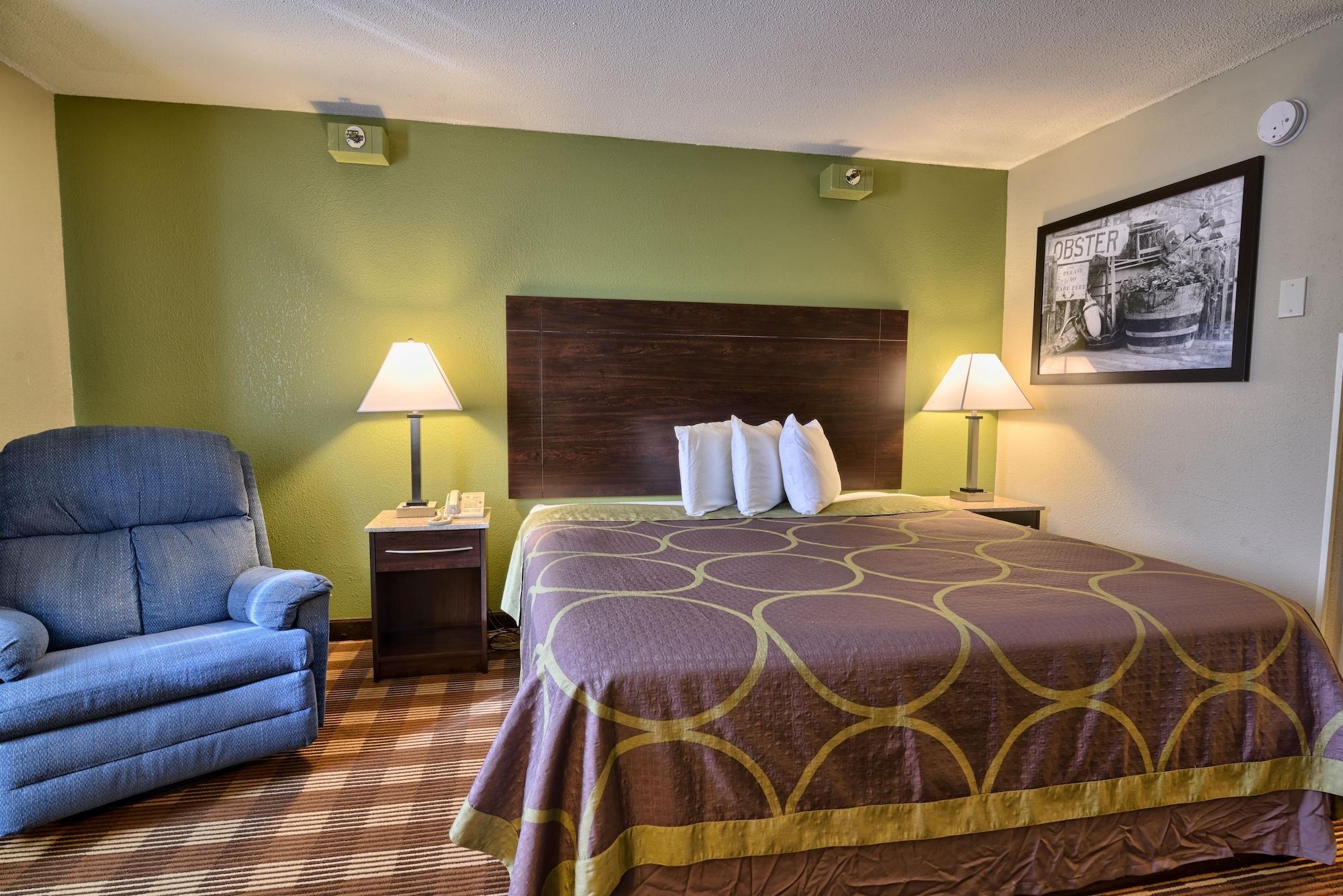 Super 8 By Wyndham Bangor Hotel Exterior photo