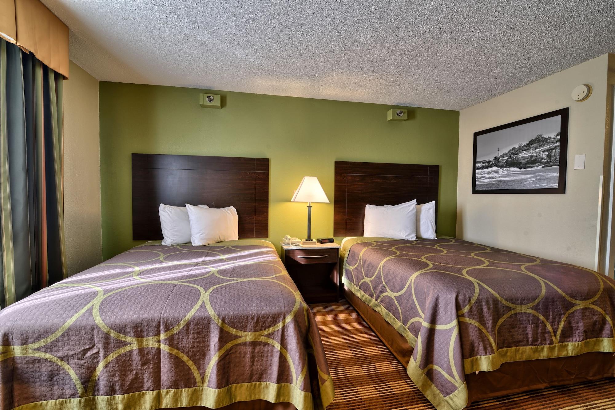 Super 8 By Wyndham Bangor Hotel Exterior photo