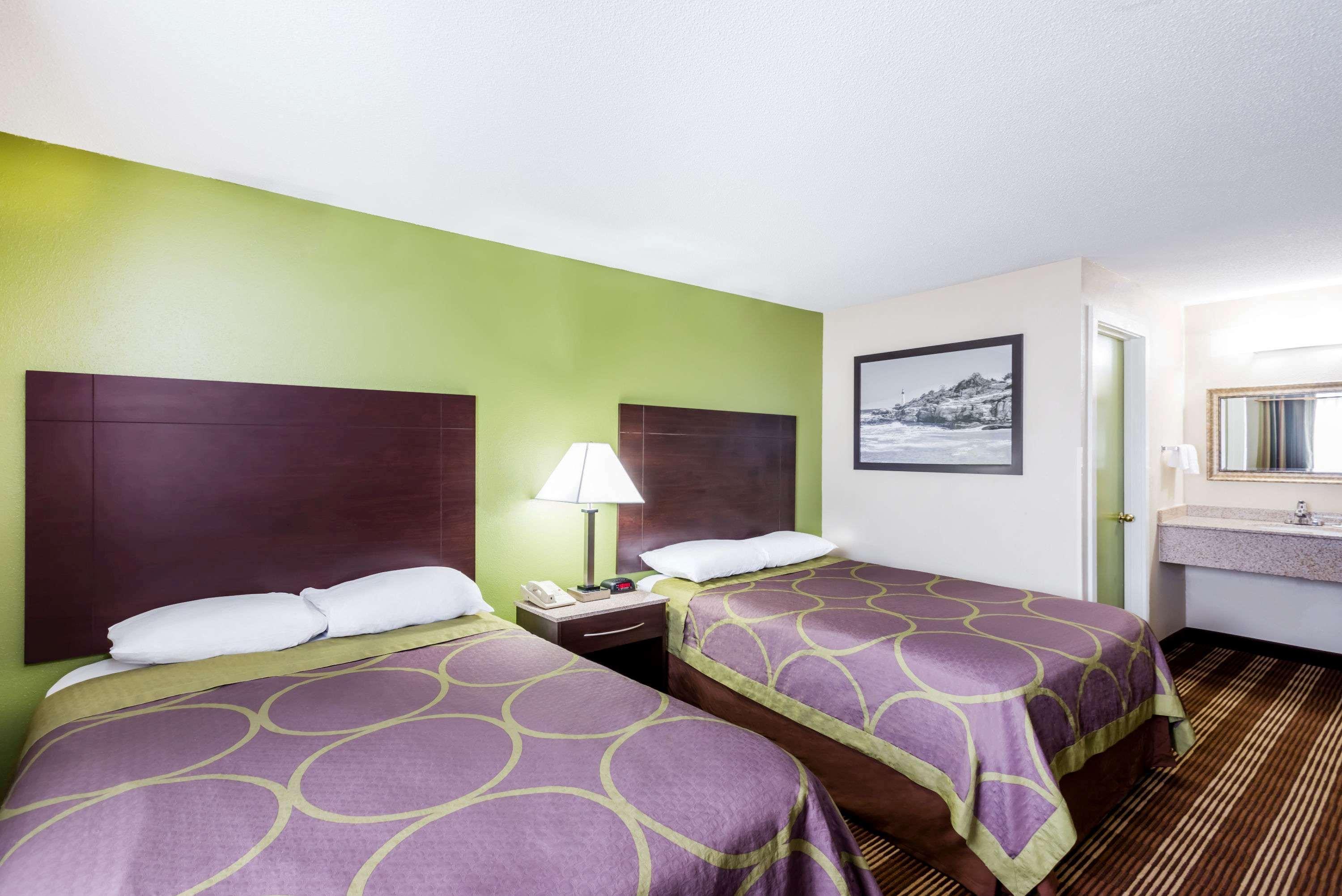 Super 8 By Wyndham Bangor Hotel Exterior photo