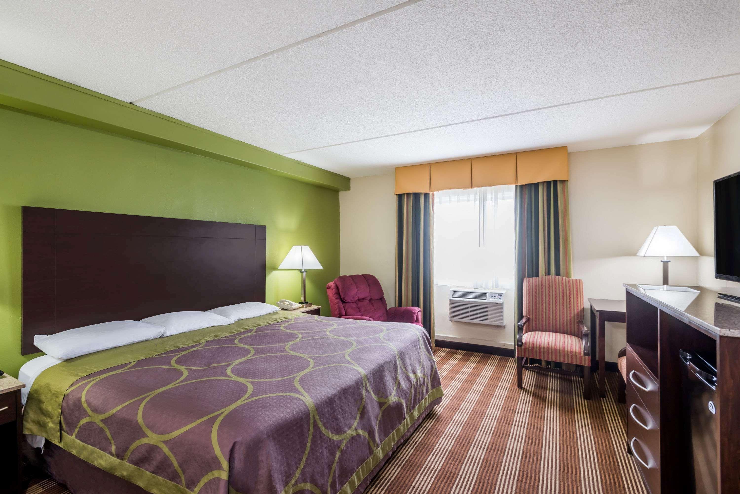 Super 8 By Wyndham Bangor Hotel Exterior photo